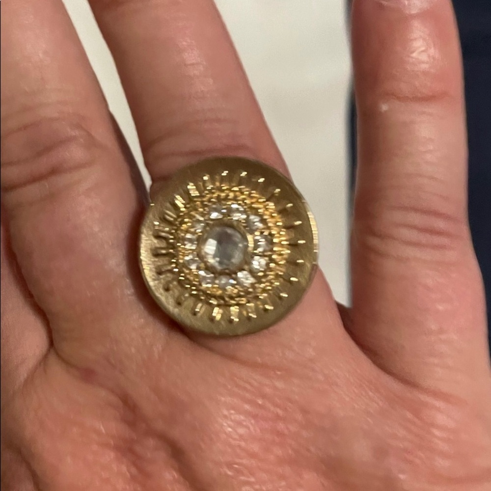 CIRCLE RING